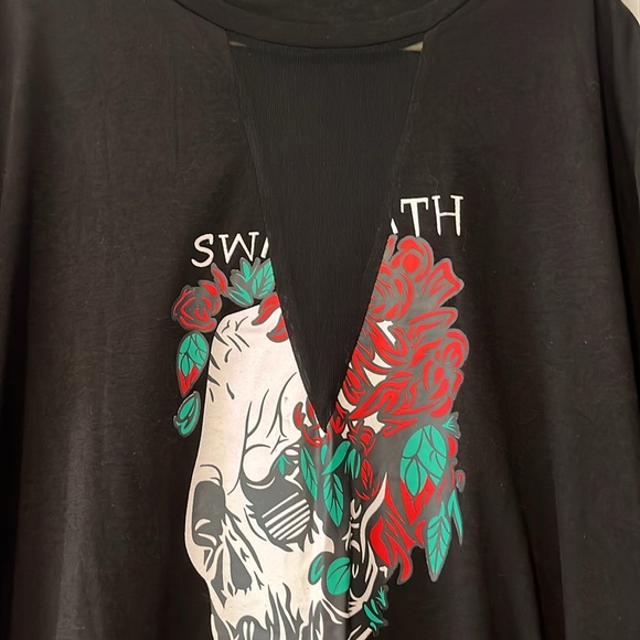 SHEIN 4 XL short sleeve T-shirt top skull and sheer neckline Never worn - Picture 2 of 5